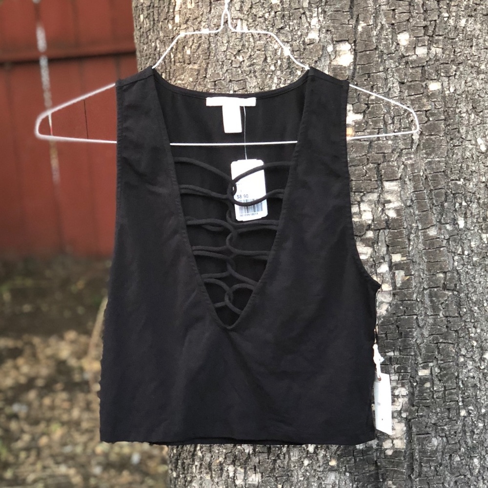 Crisscross-front top
